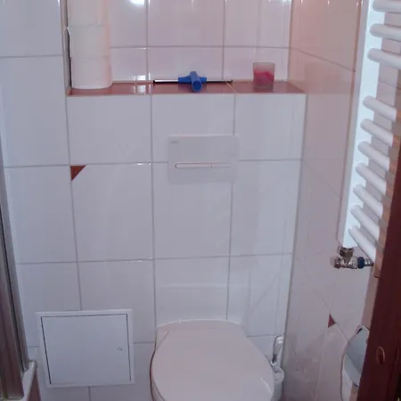 Jenatschek, Fp, N-1-2 아파트 *